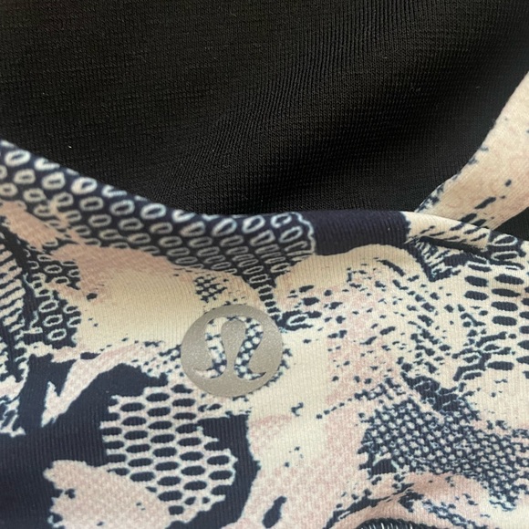Lululemon Energy Bra! Size 6! - Picture 3 of 6